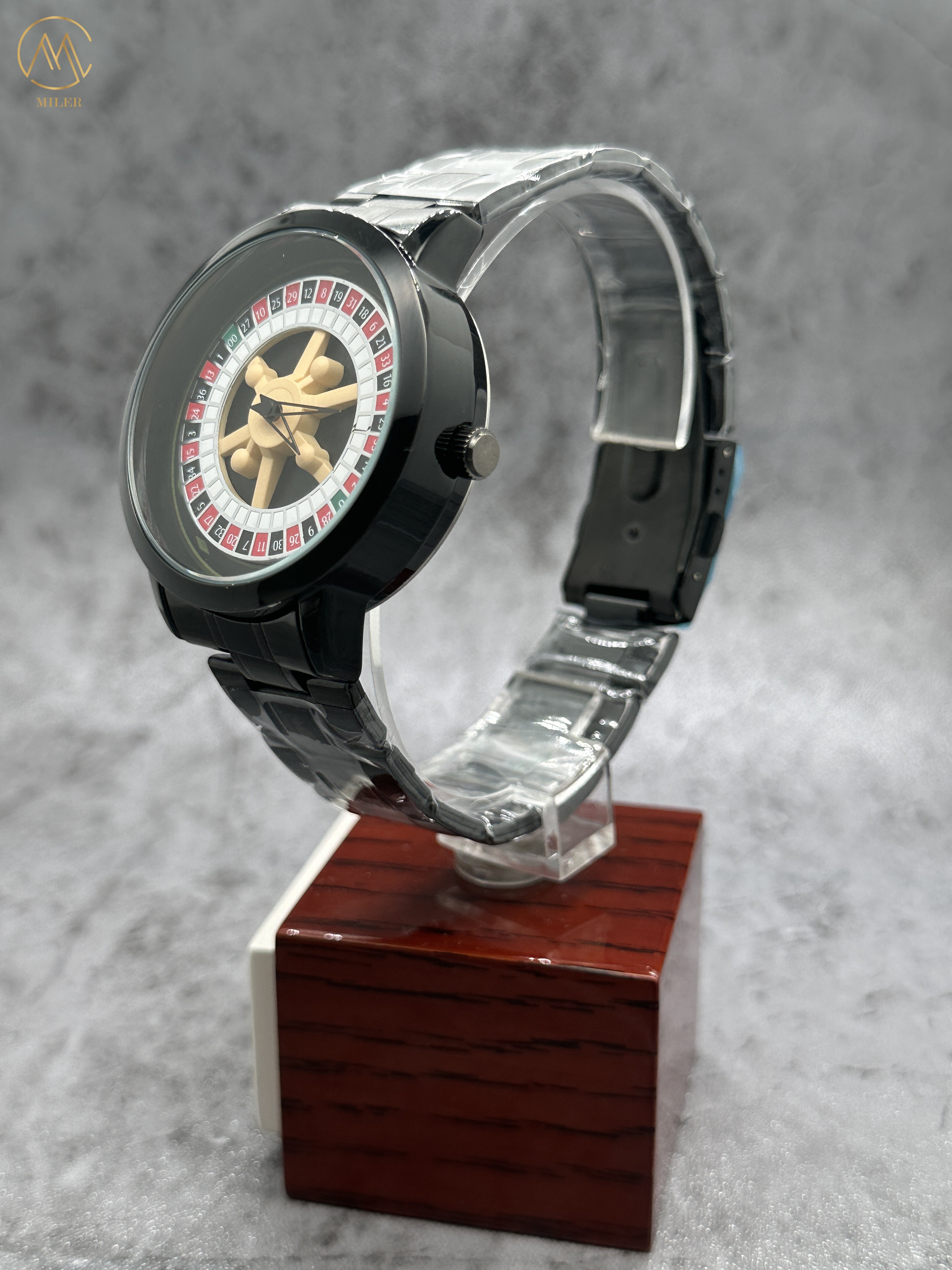 Seven Color Stainless Steel Strap Watch Quartz Movement Analog Display Type