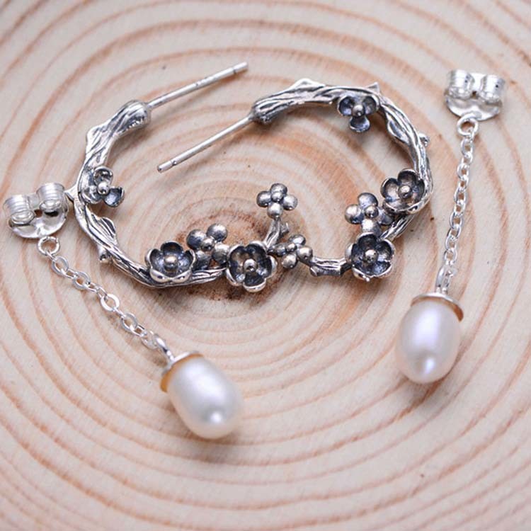 925 Silver Engraved Designs Flower Hoop Earrings with Pearl (055132)