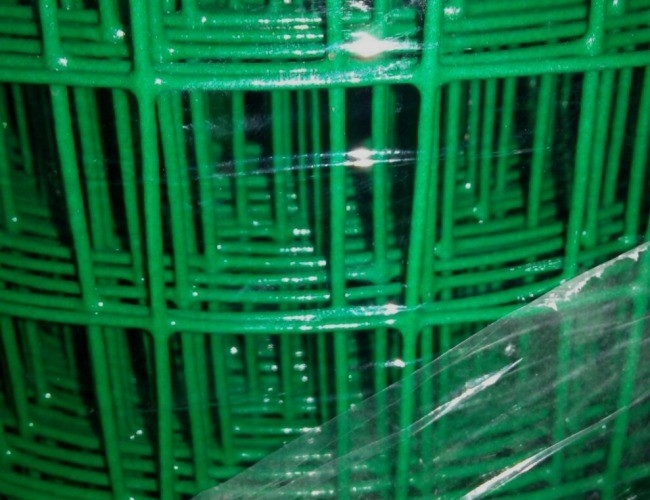 Green Coated 0.35mm-6mm Wire Mesh Roll Welded Wire Mesh Fencing Rolls Anti Aging