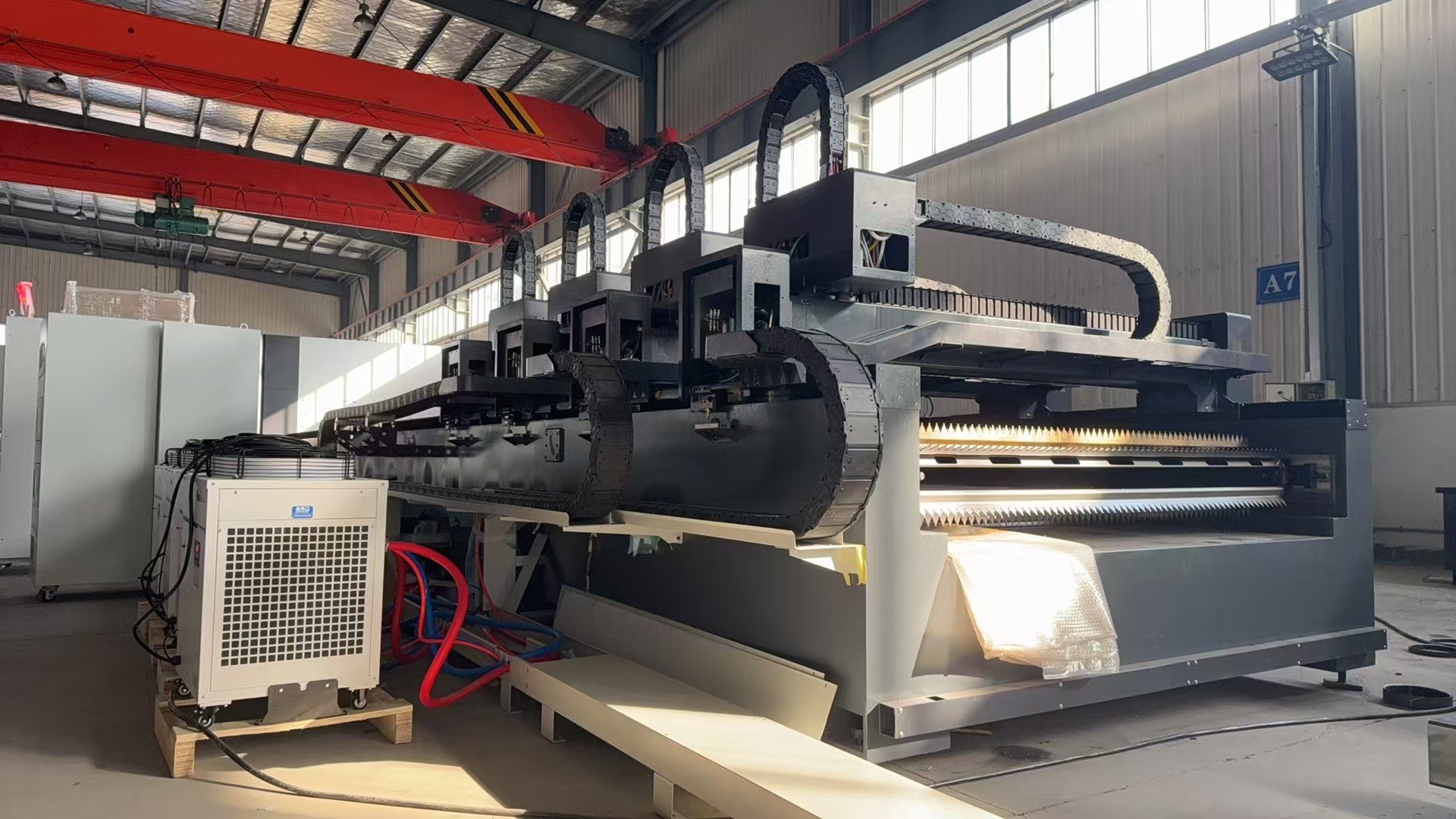 Precision Coil Cutting Machine with 10000mm*1700mm Working Area and 3/4 Beams