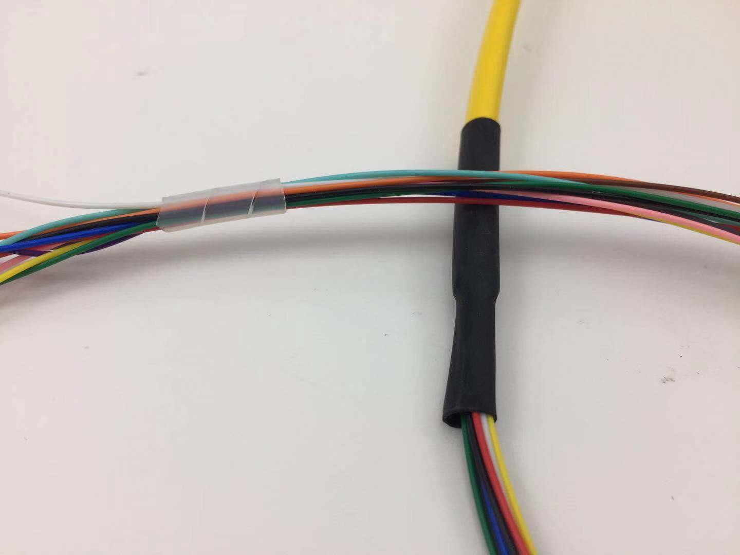 Single Mode Fiber Optic Pigtail LC/UPC 6/12 Fibers Color Coded 1.5m OFNR Long Lifespan