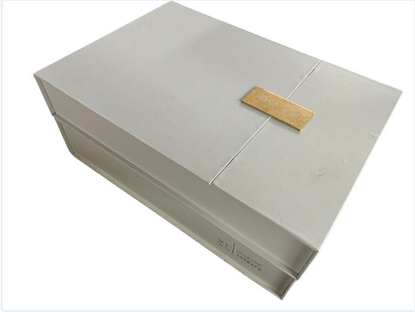 White Magnetic Closure Cosmetic Box Custom Size Premium Quality