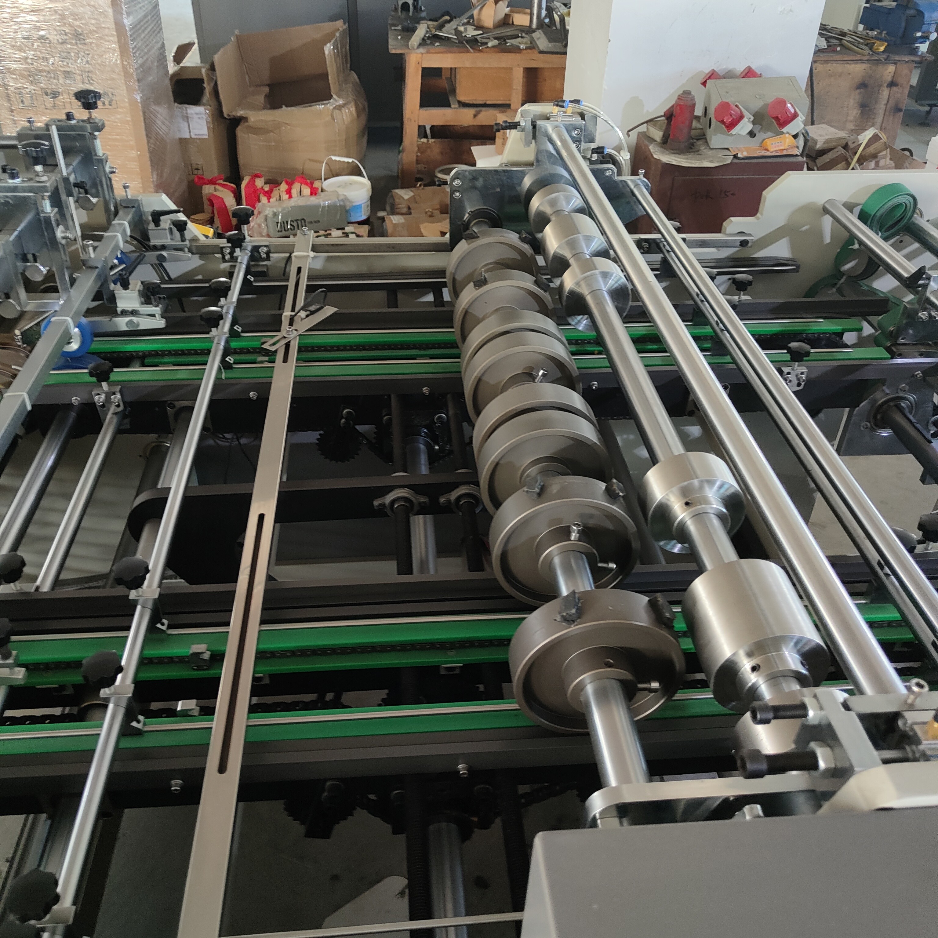 Non standard carton machine # decorative works # food carton # disposable lunch box # Hot-melt adhesive process