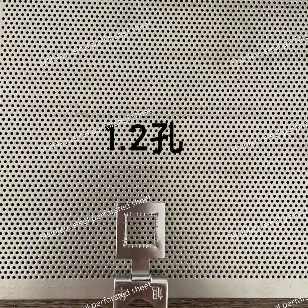 Alloy 904L / UNS N08904 Stainless Steel Perforated Sheets Thickness 0.3 - 3.0mm With Hole Diameter 0.1-20.0mm