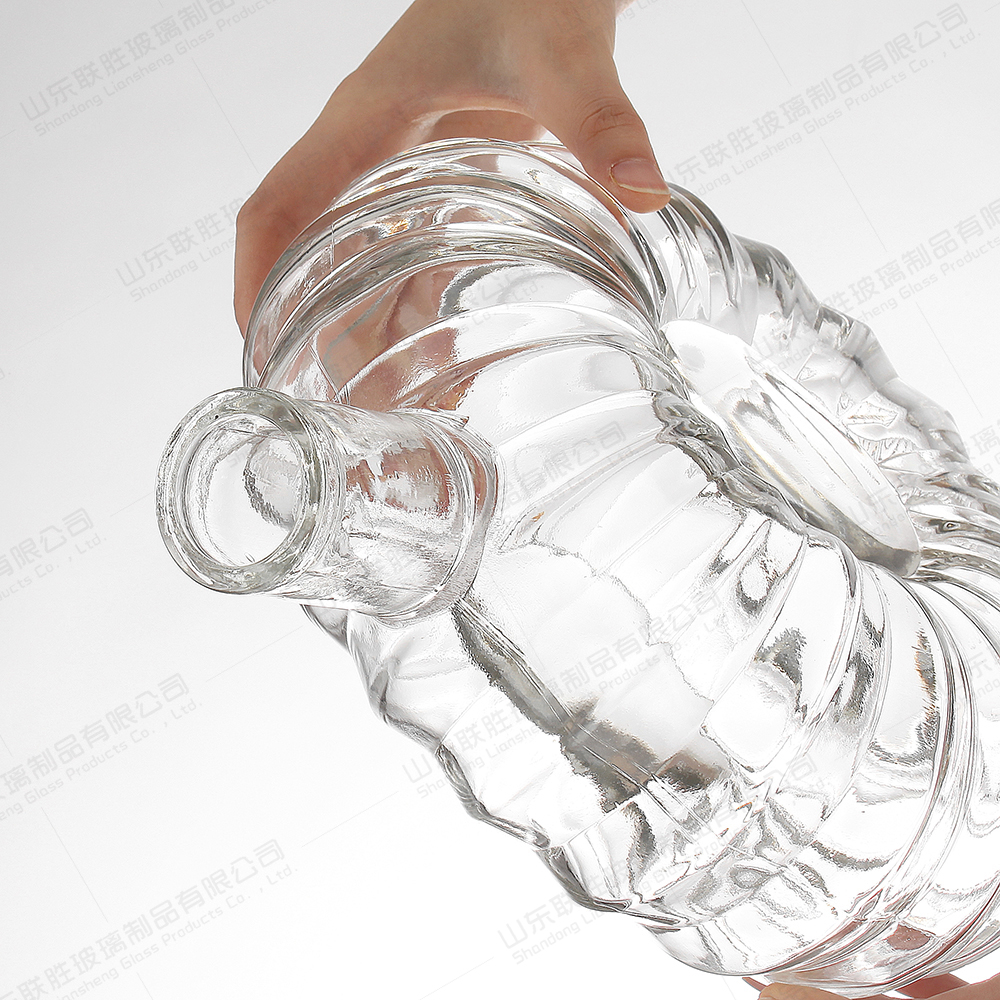 Creative Whiskey Vodka Bottles with Glass Bottle Material 500ml 800ml Unique Shape