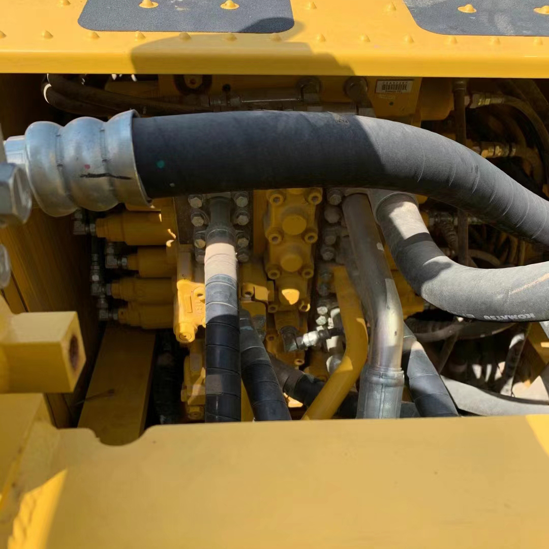 21TON Used Komatsu PC200 210 220 Crawler Excavator with Original Hydraulic Cylinder