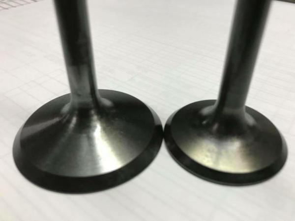 Durable Tractor Engine Parts Exhaust Valve For Kubota V1502-B Inlet Size 33 * 8