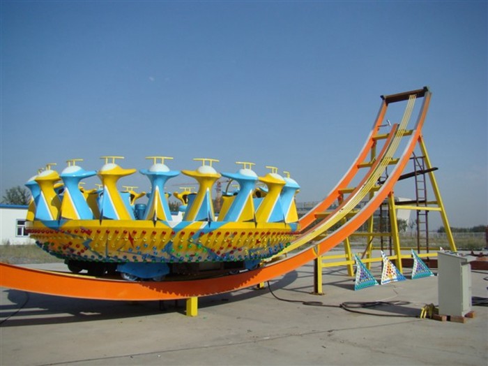 22 Seats Flying UFO Rides CE Certification Electric Powered Roller Coaster Type