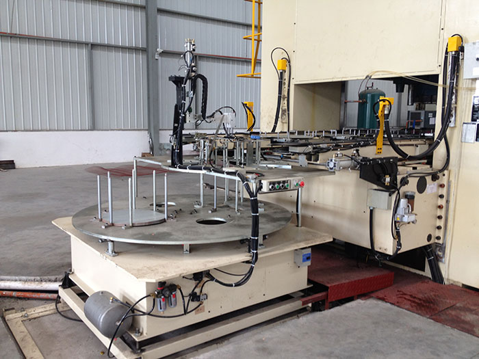 MAC feeder machine