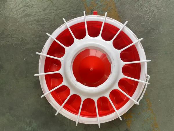 Quality Sixteen grid feeding trays（Red and white） for sale