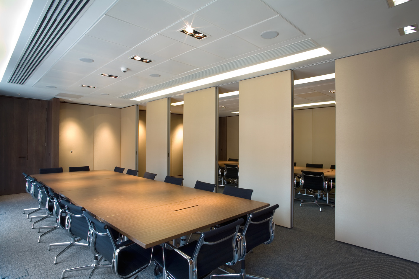 Conference Rooms Meeting Rooms Sliding Partition Walls For Office / Operable Panels Movable Doors