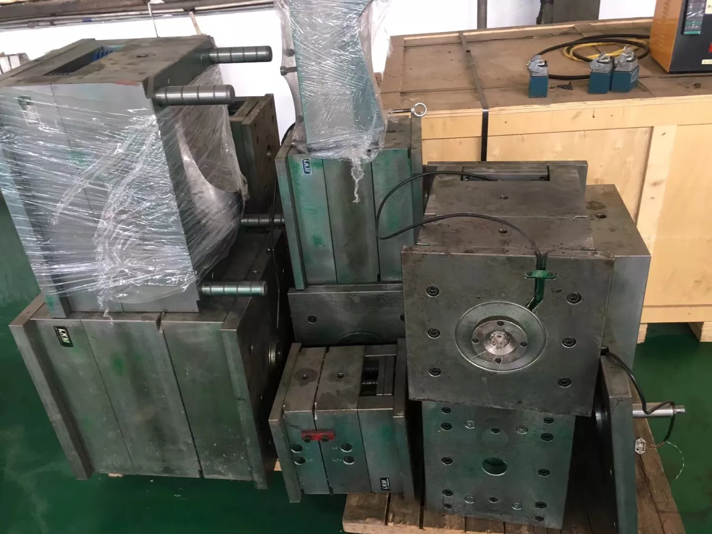 Steel Customized Plastic Injection Molding Mould for Car Interior and Outer Parts