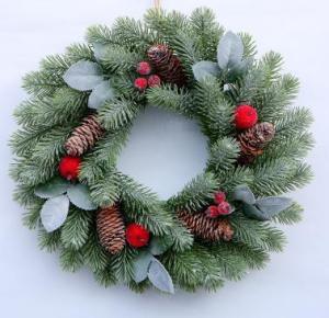 Wholesale 20inch Full PE Christmas Wreath With Artificial Berry Pinecones from china suppliers