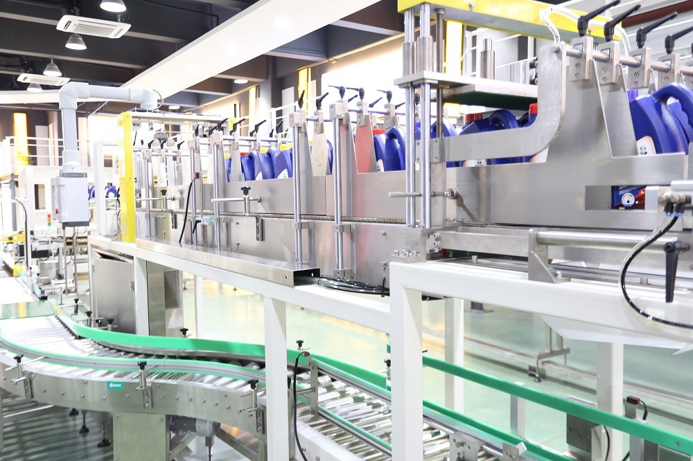 High Speed Chemical Packaging Machine Auto Carton Packing Machine 8-16 Cartons / Minute