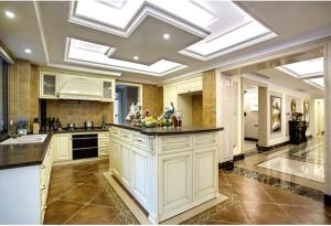 Wholesale Super Classic Ash Tree Door Cabinet Solid Oak Kitchen Cabinets from china suppliers
