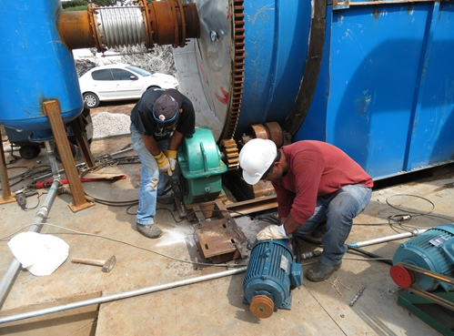 15.5kw Pyrolysis Machine for Turning Waste into Fuel Oil from Tyre Plastic and Rubber