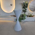 Shopping Mall Resin Fiberglass Artificial Flower Planters For Indoor Outdoor