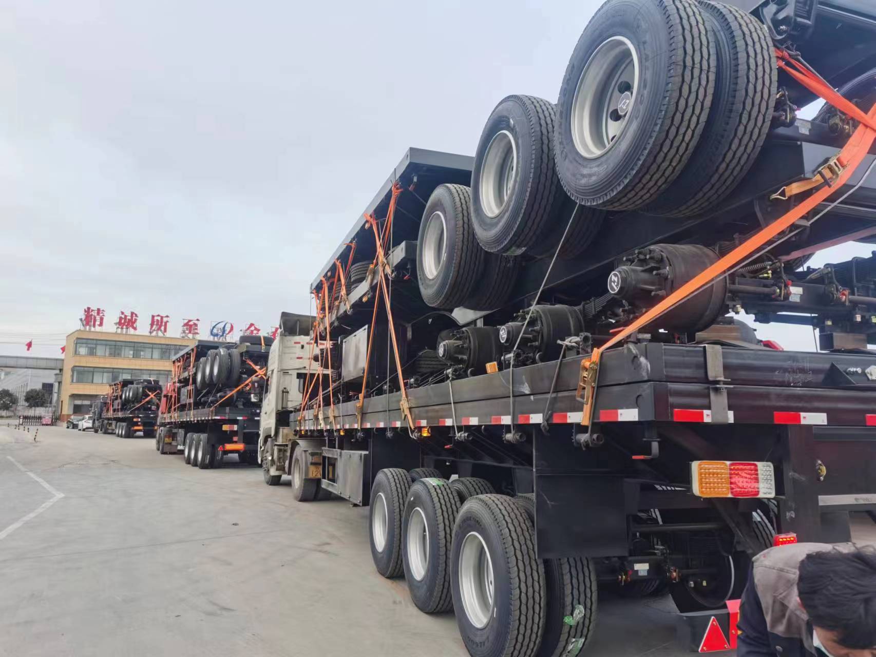 High Payload Capacity Cargo Carrier Semi Trailer with Detachable Sidewall in Kazakhstan