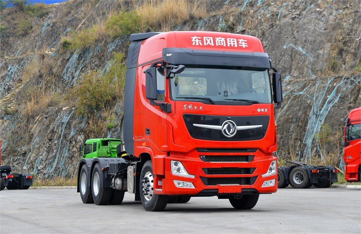 21000kg-30000kg Sinotruk Tractor Howo 6X4 Dump Truck 8x4 JMC Tractor