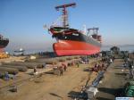 Customizable marine water up and down airbags to assist the ship's water up and