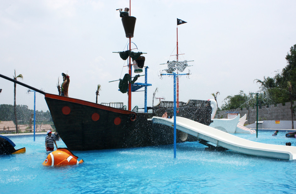Corsair Aqua Play Water Park Equipment / Large Holiday Resort Fiberglass Pirate Ship