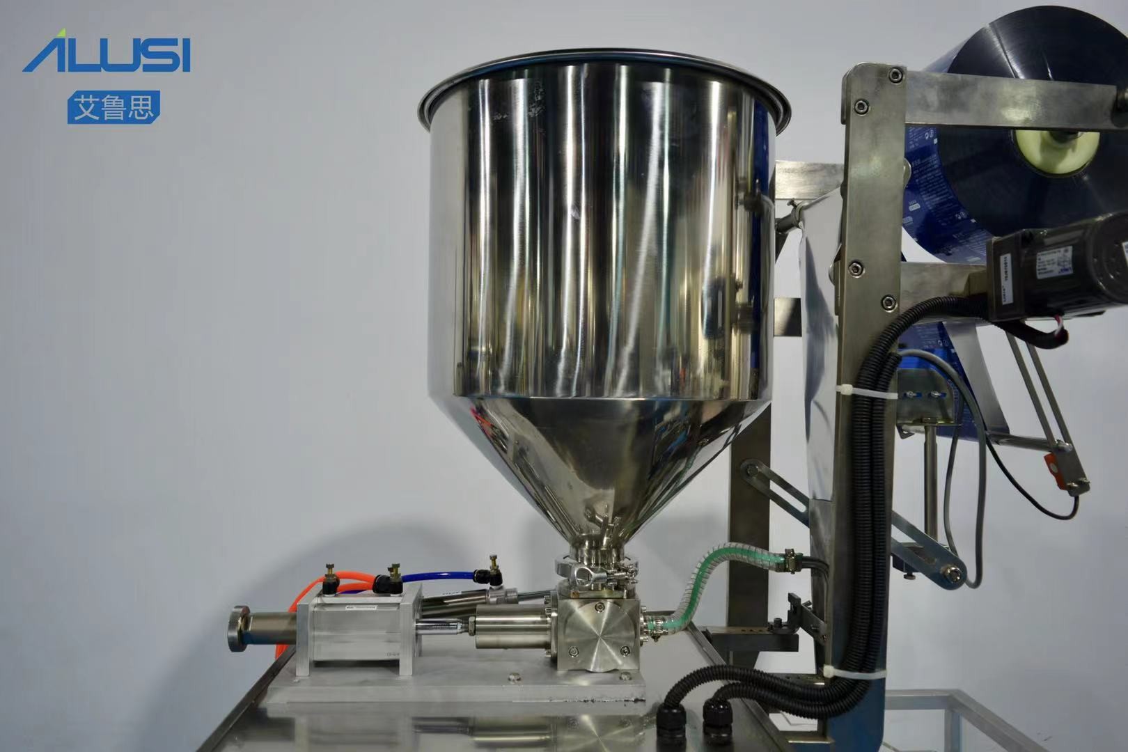 1000bph Small Sachet Automatic Packing Machine For Water / Juice / Milk