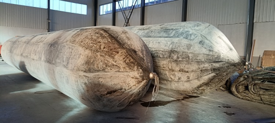 High Pressure Black Marine Rubber Airbag For Shipping Launching 11