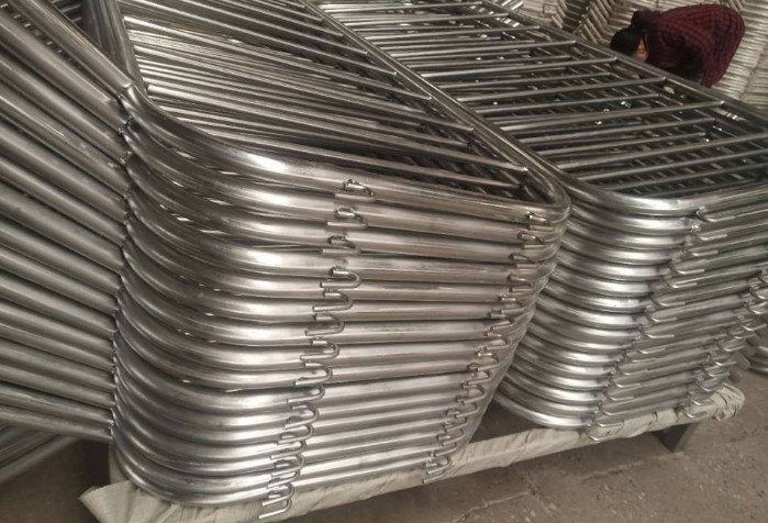 8 8.5 Feet Metal Crowd Control Barriers PVC Coated Surface