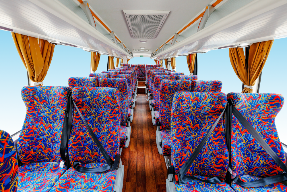 Equipped AC Comfortable Style 46 Seater Higer Bus with Top Selling Diesel Engine