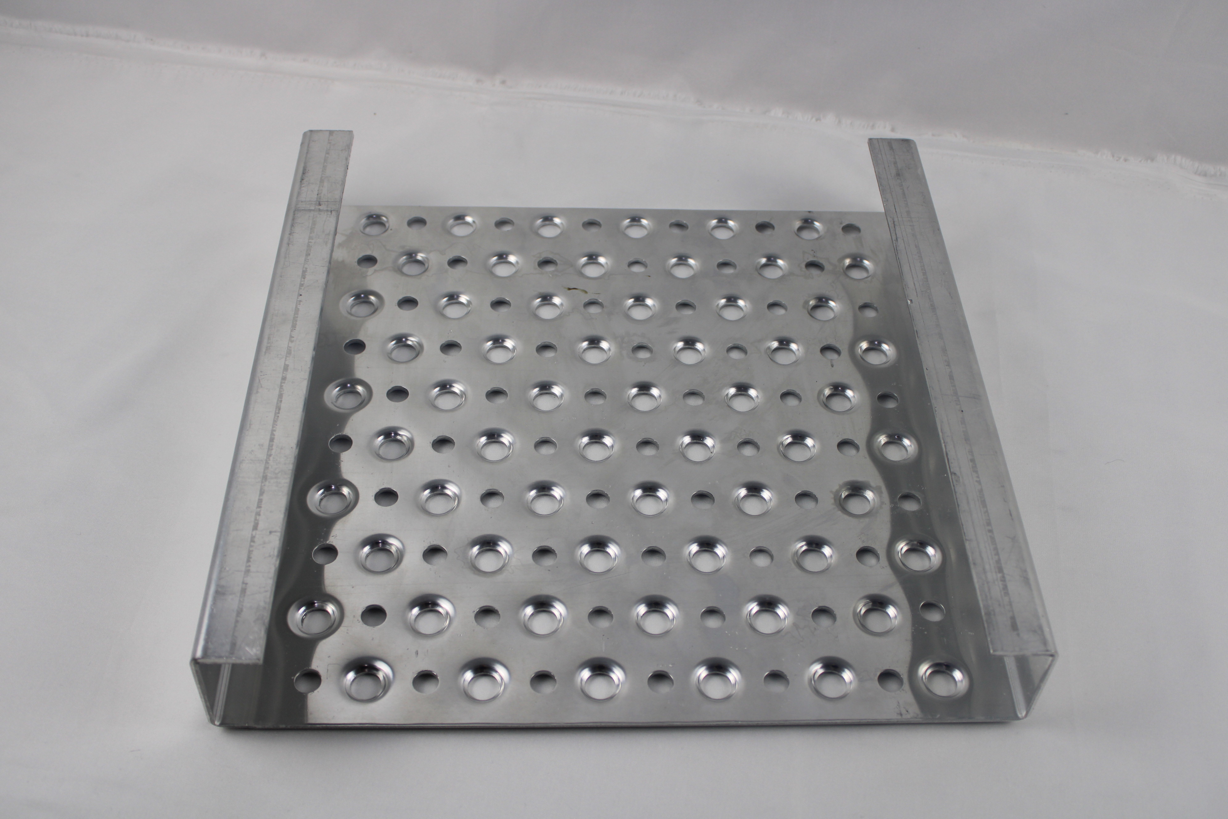 Crocodile Mouth Perforated Anti Skid Plate / Anti Skid Sheets For Portection