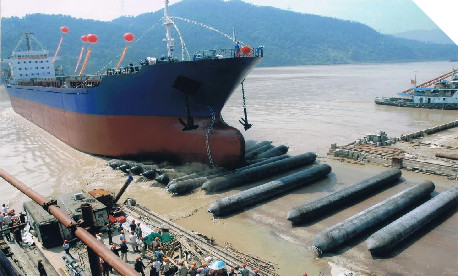 D15 L12m 8layers Marine Rubber Airbags For Ship Launching Marine Lifting