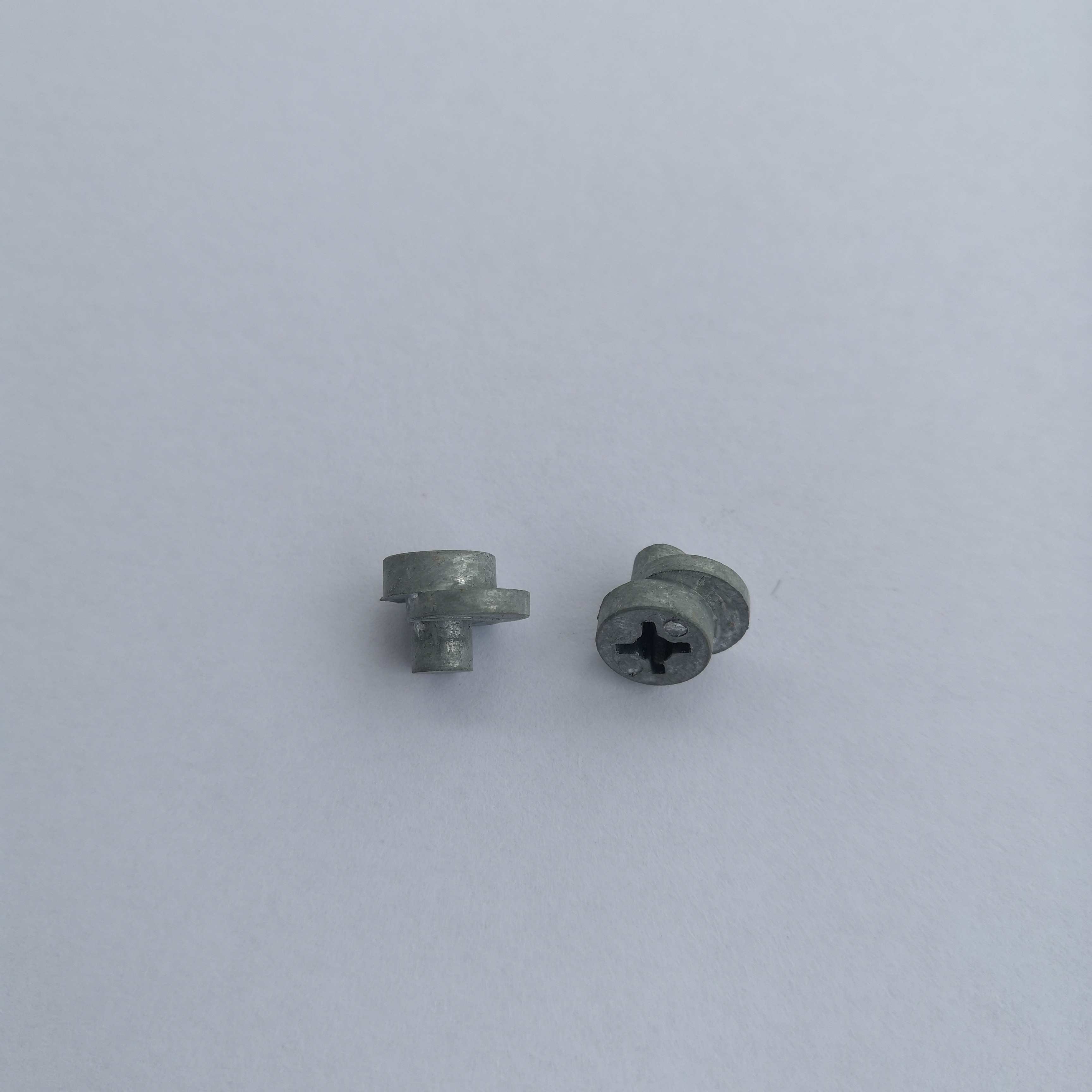 A2-70 Eccentric Adjustment Screw 8.38g Weight SS304 Material For Window And Door Fittings