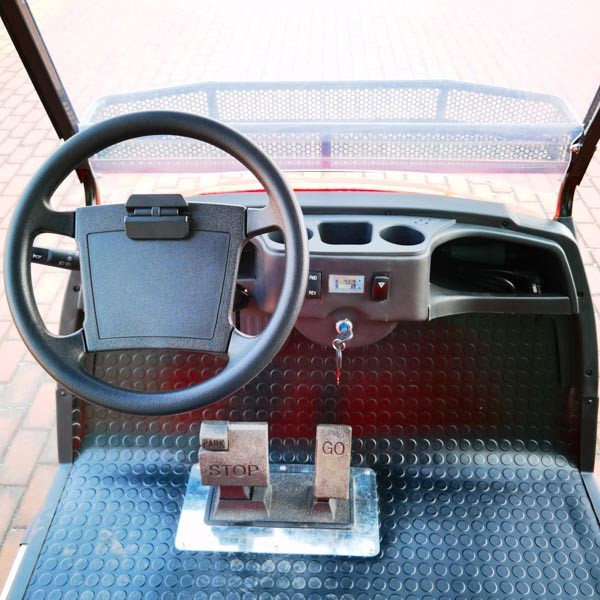 ISO9001 2 Person EV Golf Cart Road Legal Golf Buggy 48V Lead Acid Battery 30mph