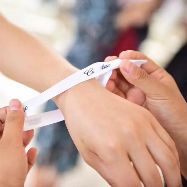 Disposable Woven Fabric Cloth Wristbands Bracelet Custom Logo Adjustable OEM