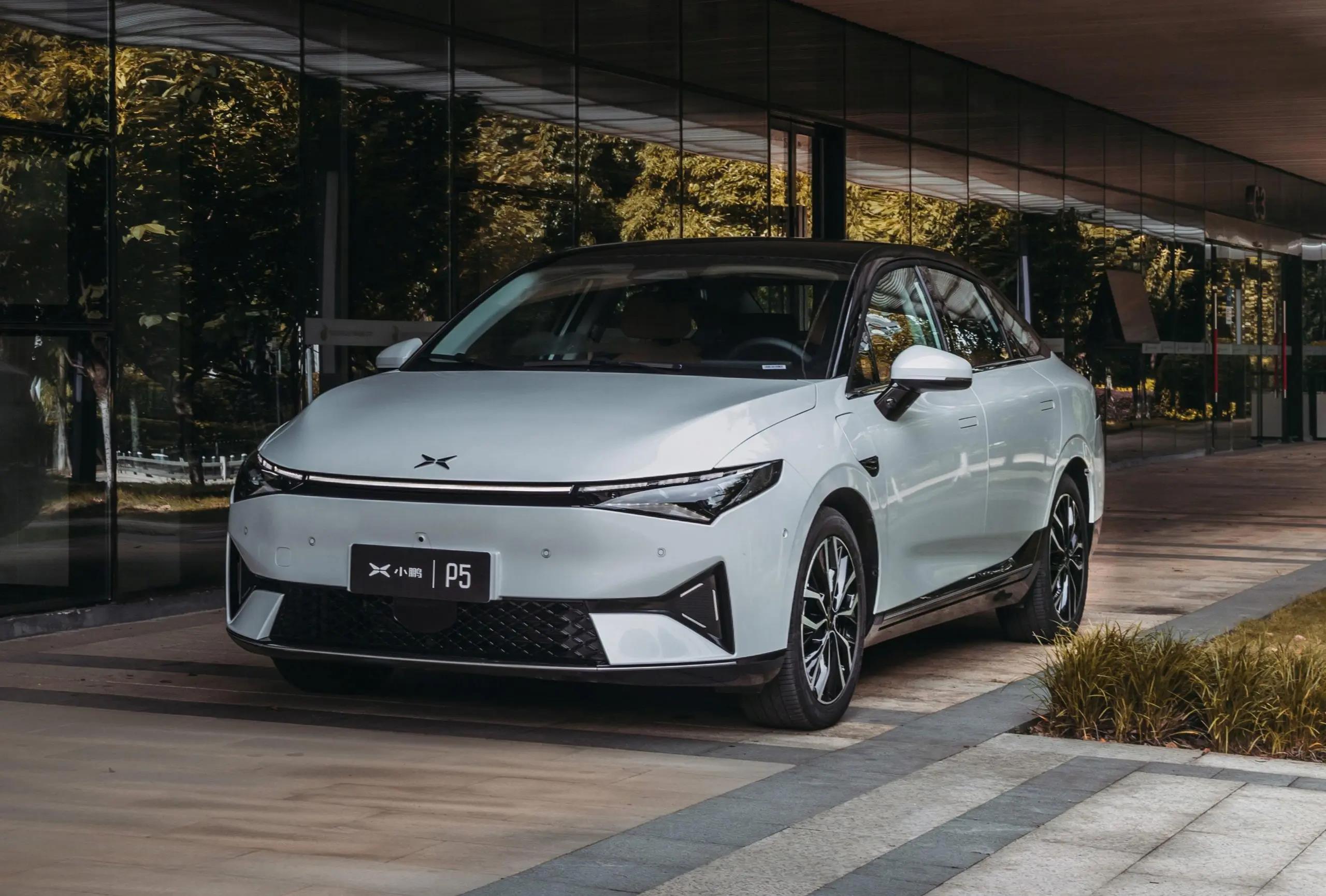 Energy Vehicle Xpeng P5 4 Wheel Sedan 30 Minutes Charge %30-80 Body Structure 4-door 5-seater