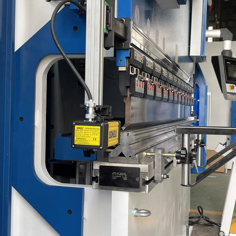 110T 2500MM Hydraulic Press Brake CNC Folding With Delem DA53T