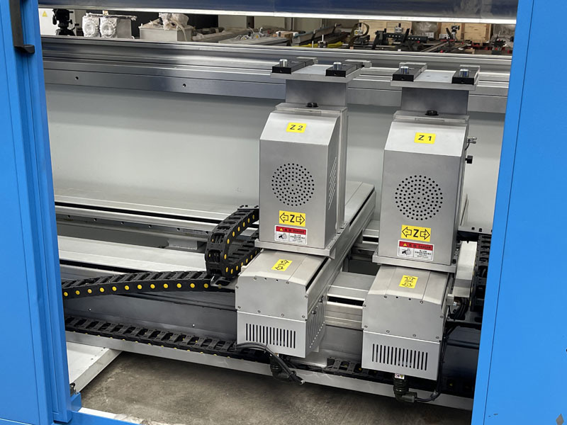 160T Hydraulic CNC Press Brake 4000MM Bending Width For Metal Sheet Bending DA69T