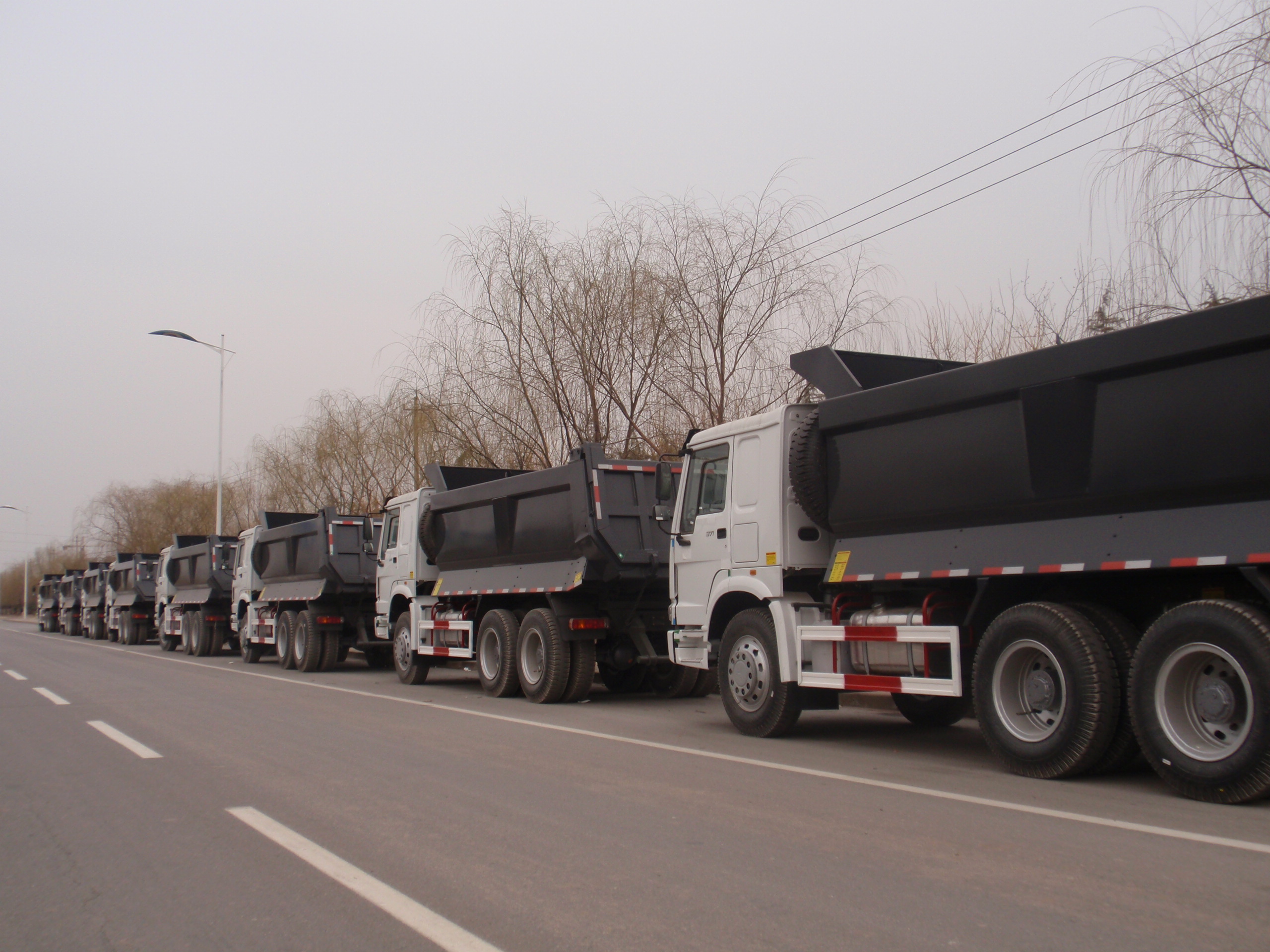 Dump truck