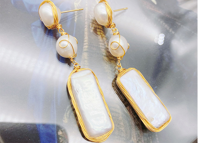 New Women Pearl Earrings Delicate Two-sided Baroque Pearl Earring for Women Shell Earring Girl Gifts Jewelry Wholesale