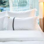 White Custom Hotel Bedding Sets Embroidered Logo Bed Linen Durable For Adult