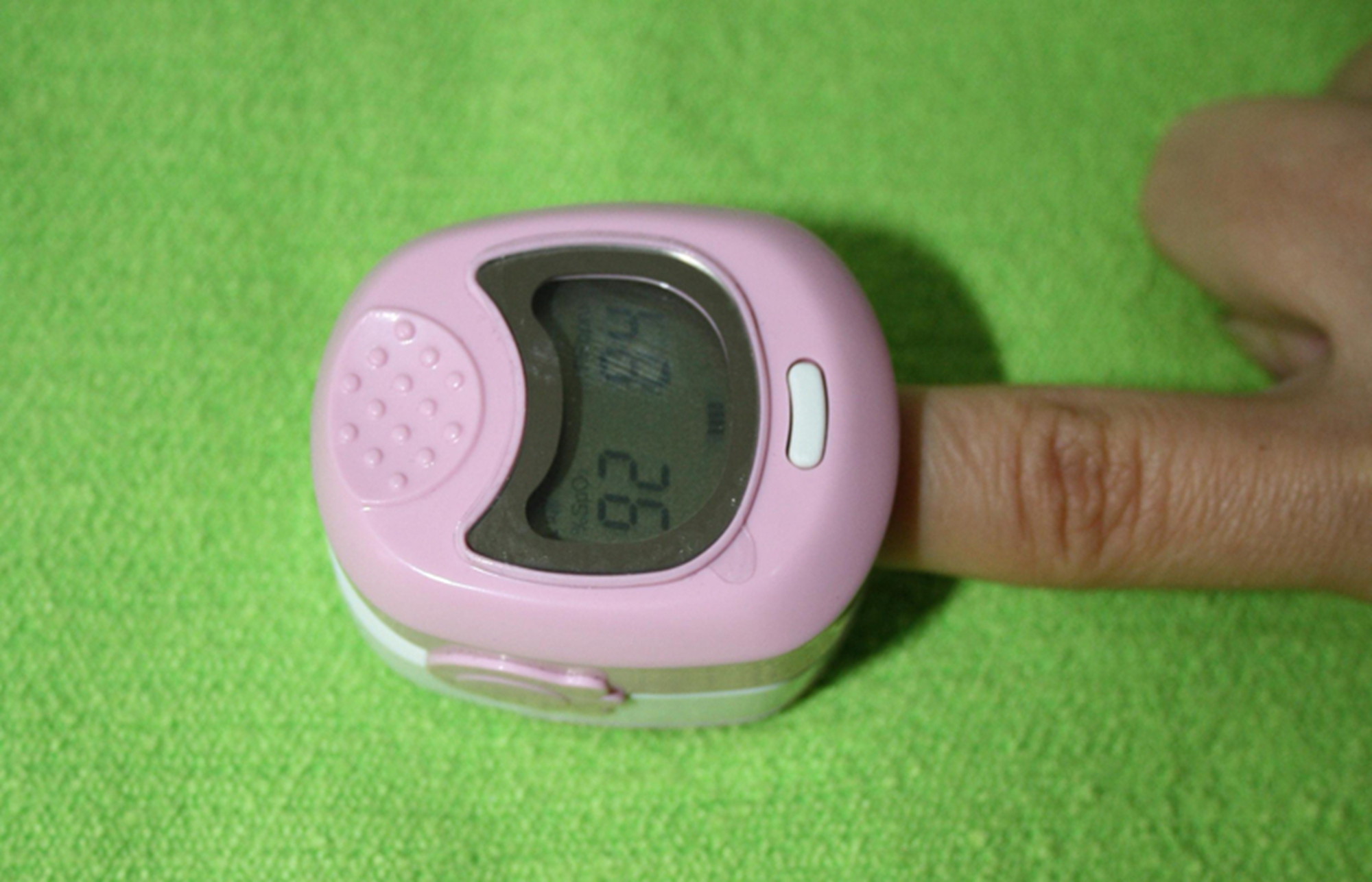 Kids Digital Fingertip Pulse Oximeter With Rechargeable Battery