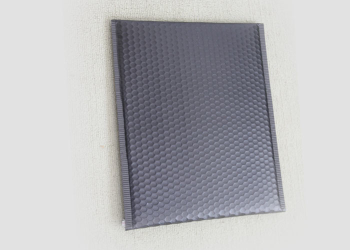 Self Adhesive Seal Metallic Bubble Mailers For Packing Jewelry And Small Gift
