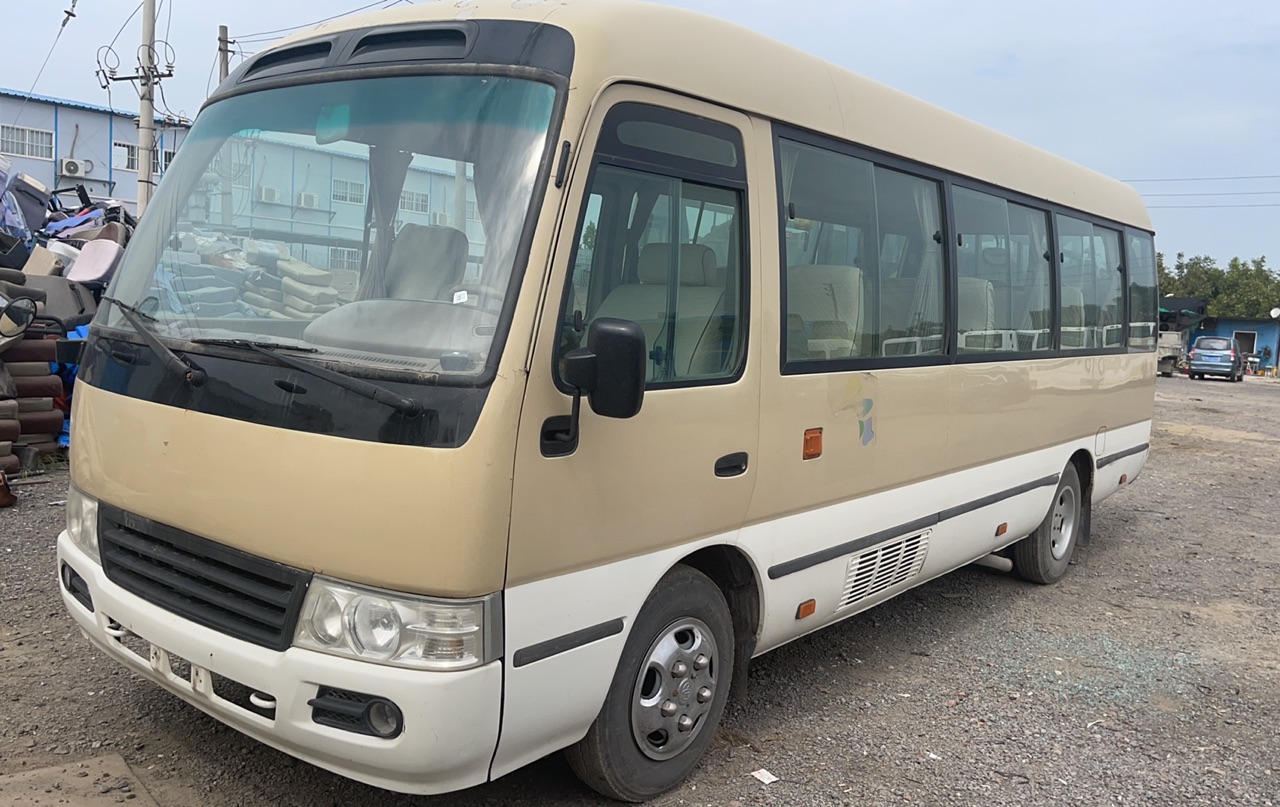 Good Condition LHD Diesel Coaster Bus with 2.4T Displacement and 19 Seat Capacity