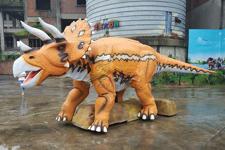 Customized Realistic Dinosaur Model , Real Looking Jurassic World Triceratops