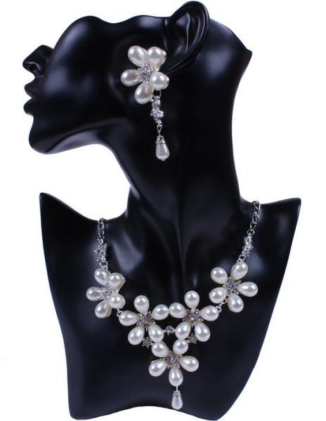 European and American fashion imitation pearl flower necklace elegant diamond