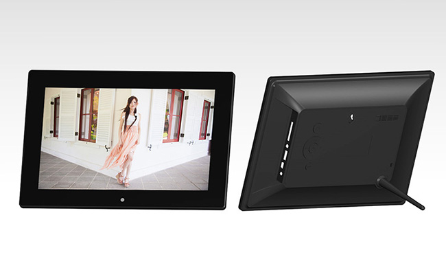 digital picture frame with music