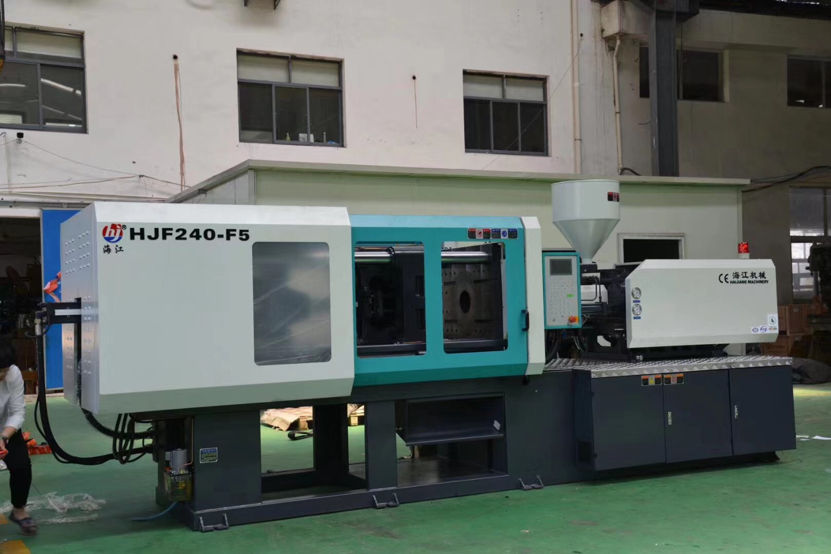 High Precision 180 Ton Hydraulic Injection Molding Machine For Industrial