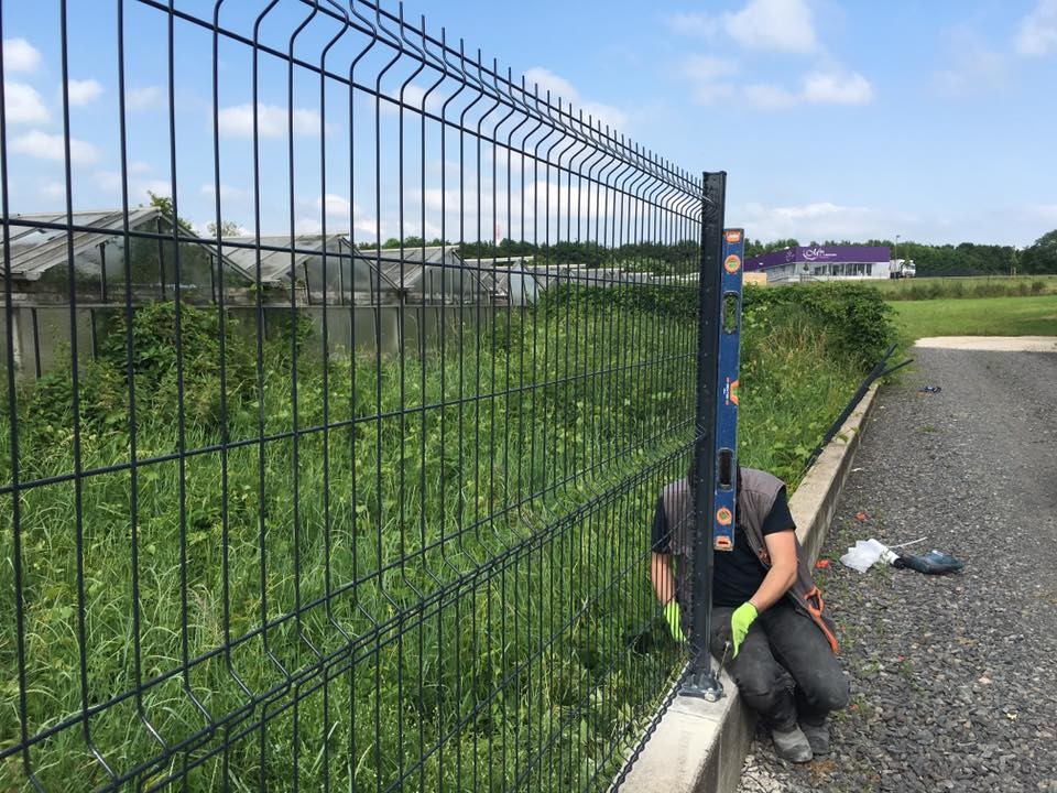 5mm Pvc Coated Welded Wire Mesh Panels Green Black Color Bend