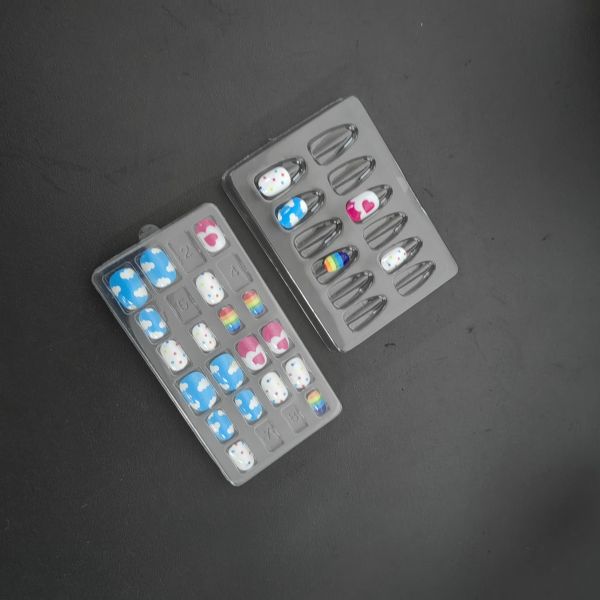 Customized melon seed shaped 12 grid PET transparent vacuum formed Nail Tip storage display tray
