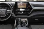 Panoramic Sunroof and Convenience 2023 Toyota Highlander SUV